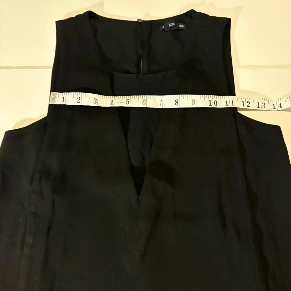Club Monaco Elegant womens Black Sleeveless Blouse, Sz XS but fits bigger - Picture 5 of 7